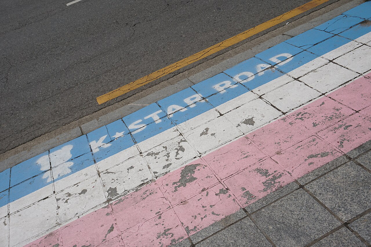 K-Star Road in Gangnam, Seoul, featuring GangnamDol bear statues