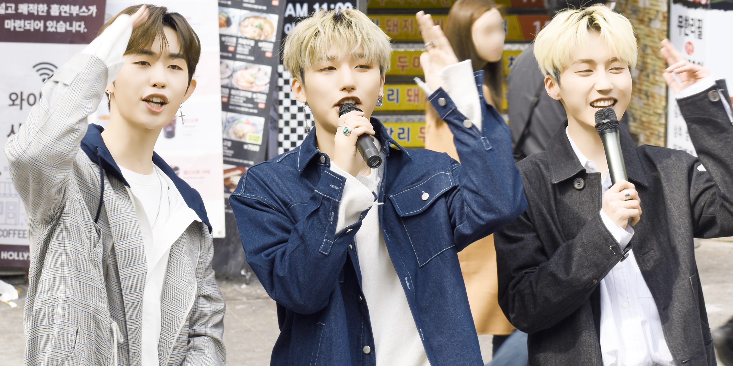 Buskers performing on Hongdae walking street, Seoul