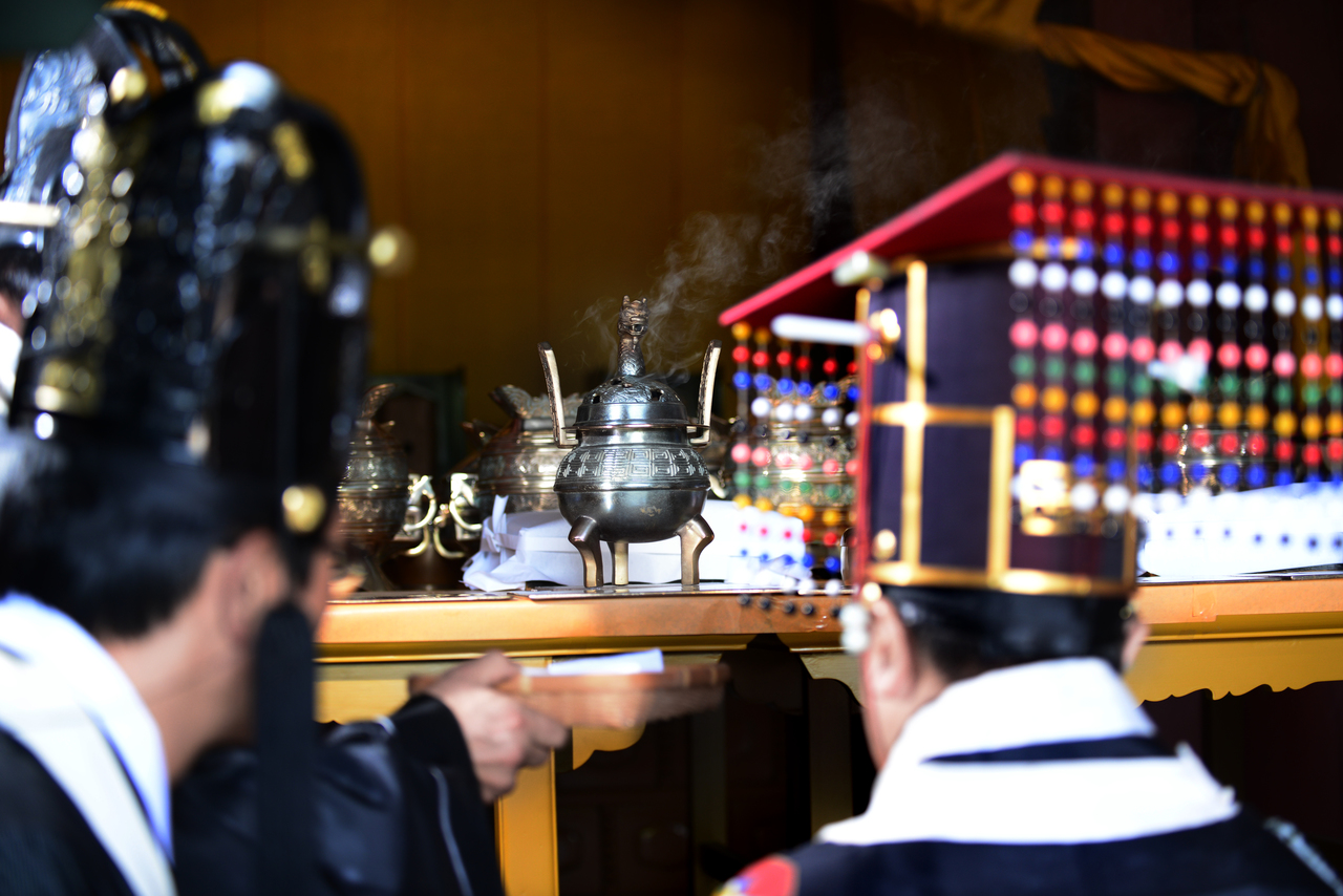 Jongmyo Daeje royal ancestral rite ritual vessels