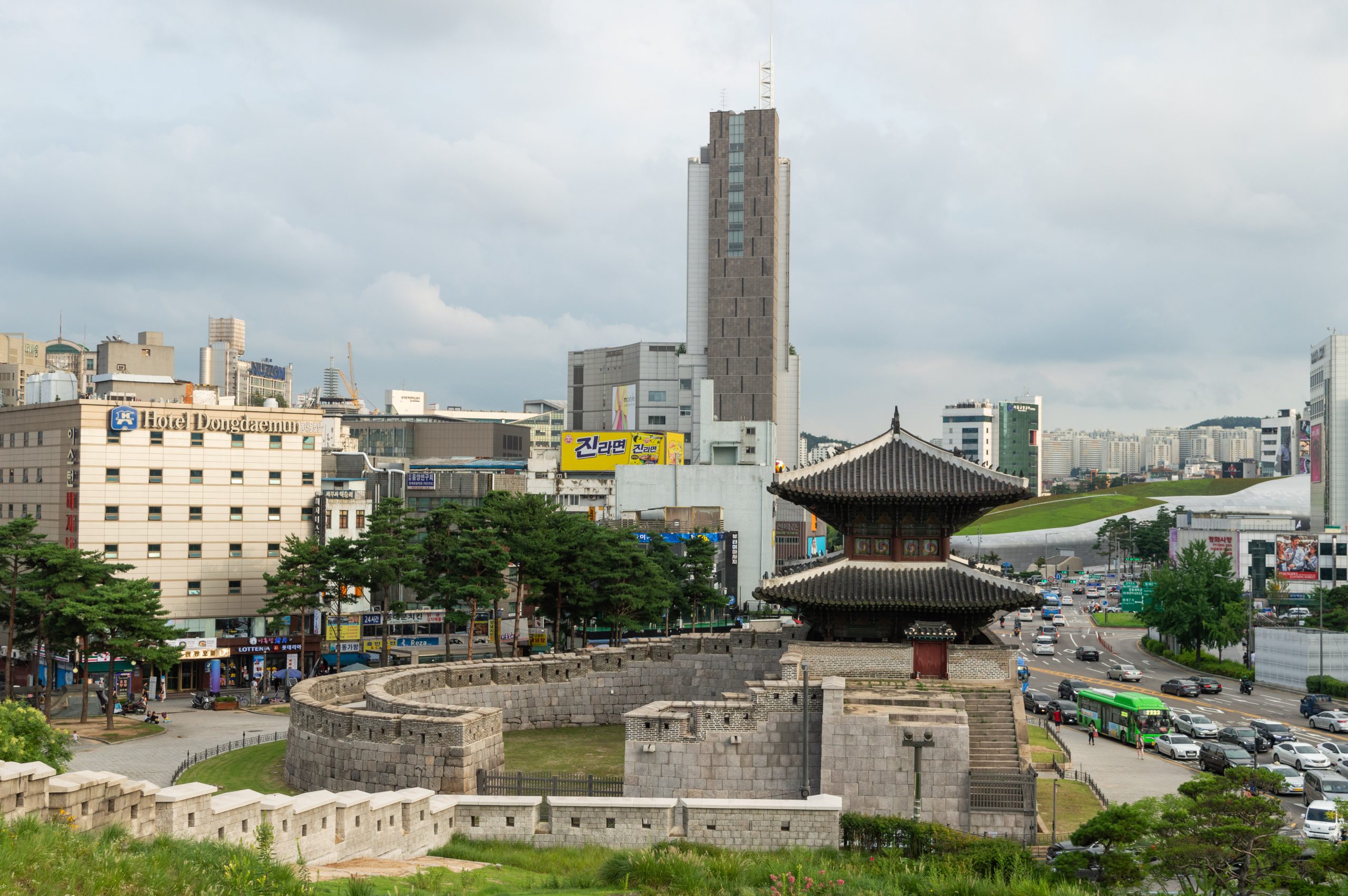 Heunginjimun, the traditional Dongdaemun gate, near Dongdaemun Design Plaza